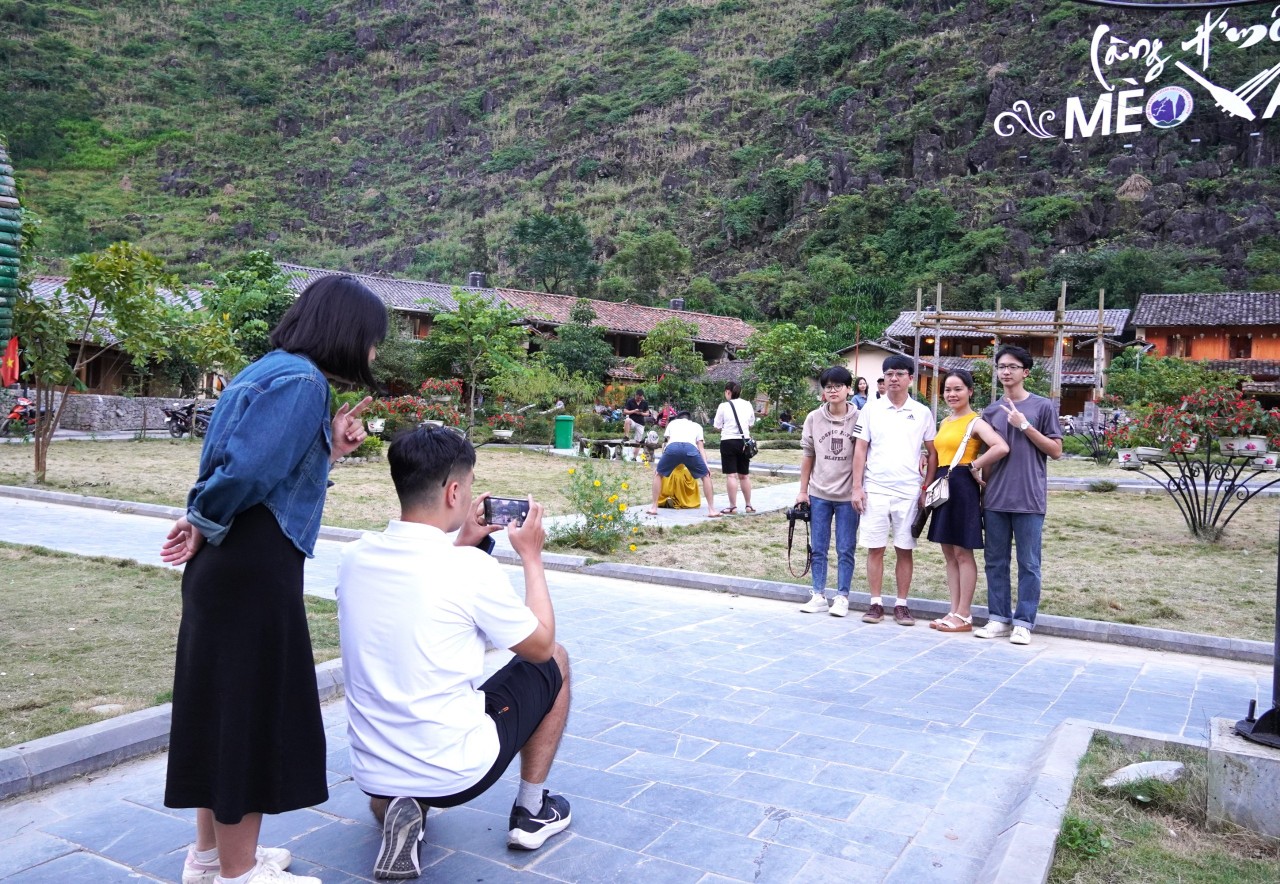 Làng Văn hóa DLCĐ DT Mông Pả Vi thu hút du khách dịp nghỉ lễ 2.9
