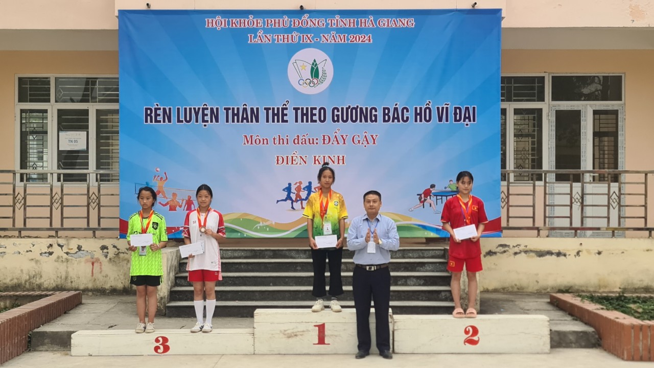  Đoàn vận động viên huyện Mèo Vạc tham gia Hội khoẻ Phù Đổng tỉnh Hà Giang đạt 7 Huy chương