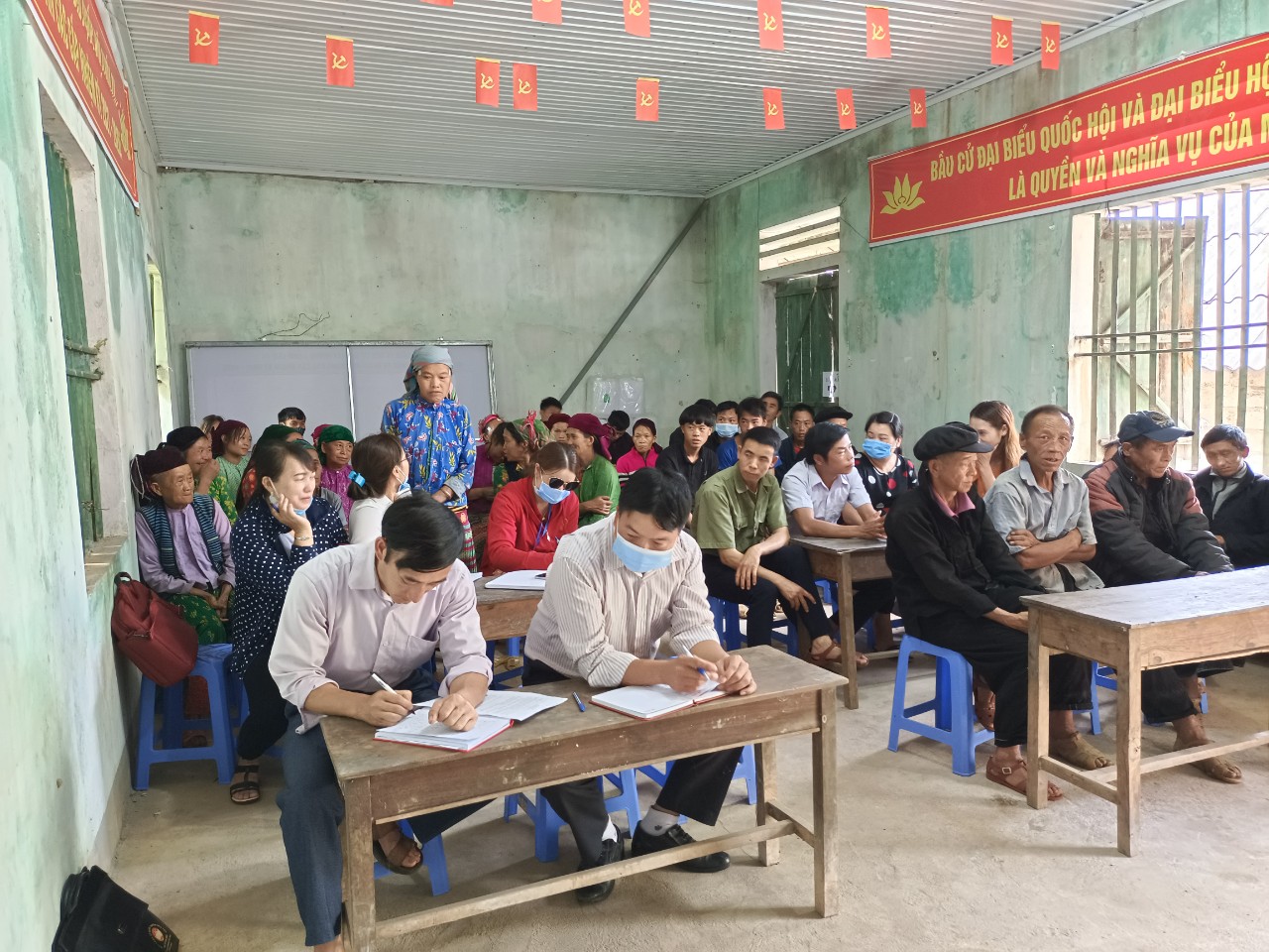 Tổ đại biểu HĐND huyện tiếp xúc cử tri tại xã Pải Lủng