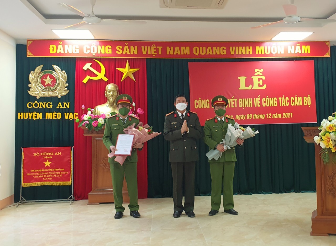 Công an tỉnh Hà Giang công bố Quyết định luân chuyển điều động cán bộ