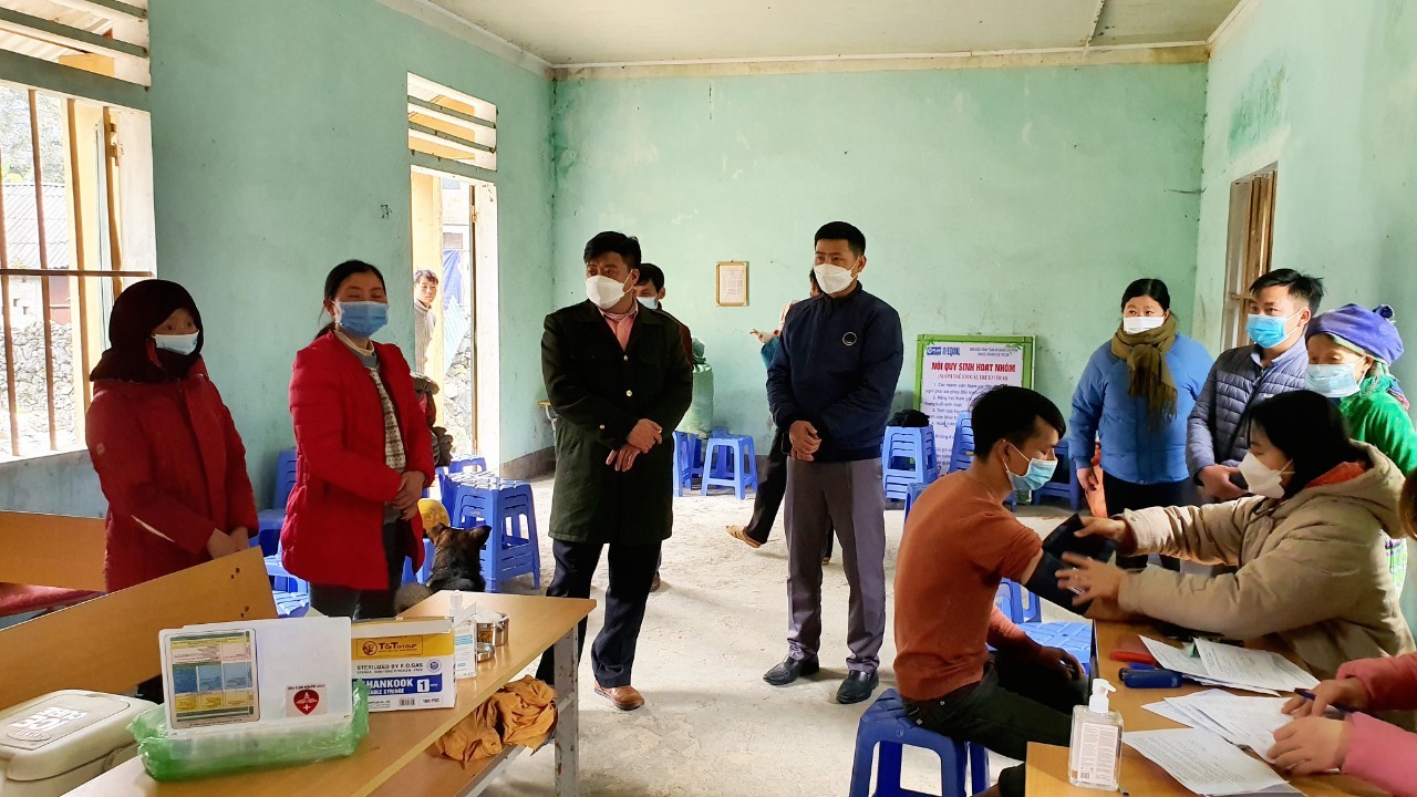 Lãnh đạo huyện Mèo Vạc kiểm tra công tác tiêm phòng vắc xin Covid – 19