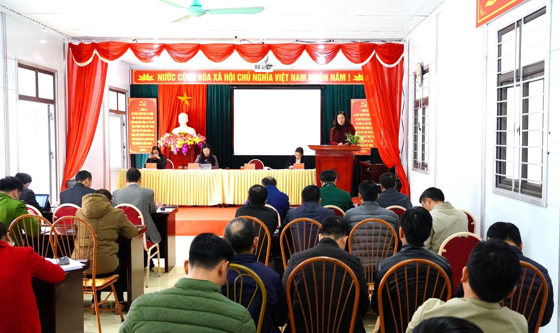Tổ đại biểu HĐND tỉnh tiếp xúc cử tri tại xã Tát Ngà