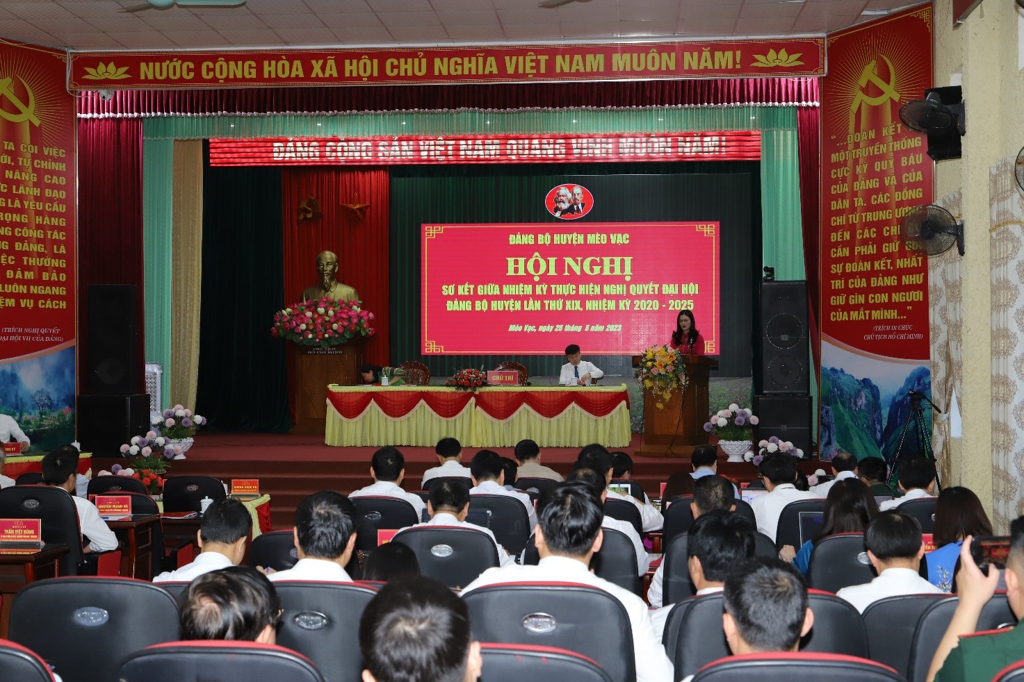 Hội nghị sơ kết giữa nhiệm kỳ Đại hội Đảng bộ huyện Mèo Vạc lần thứ XIX
